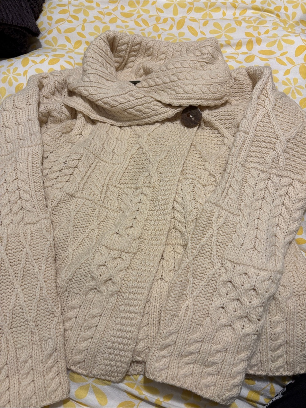 Carraigdonn Cozy Cream Cable Knit Shawl-Collar Cardigan